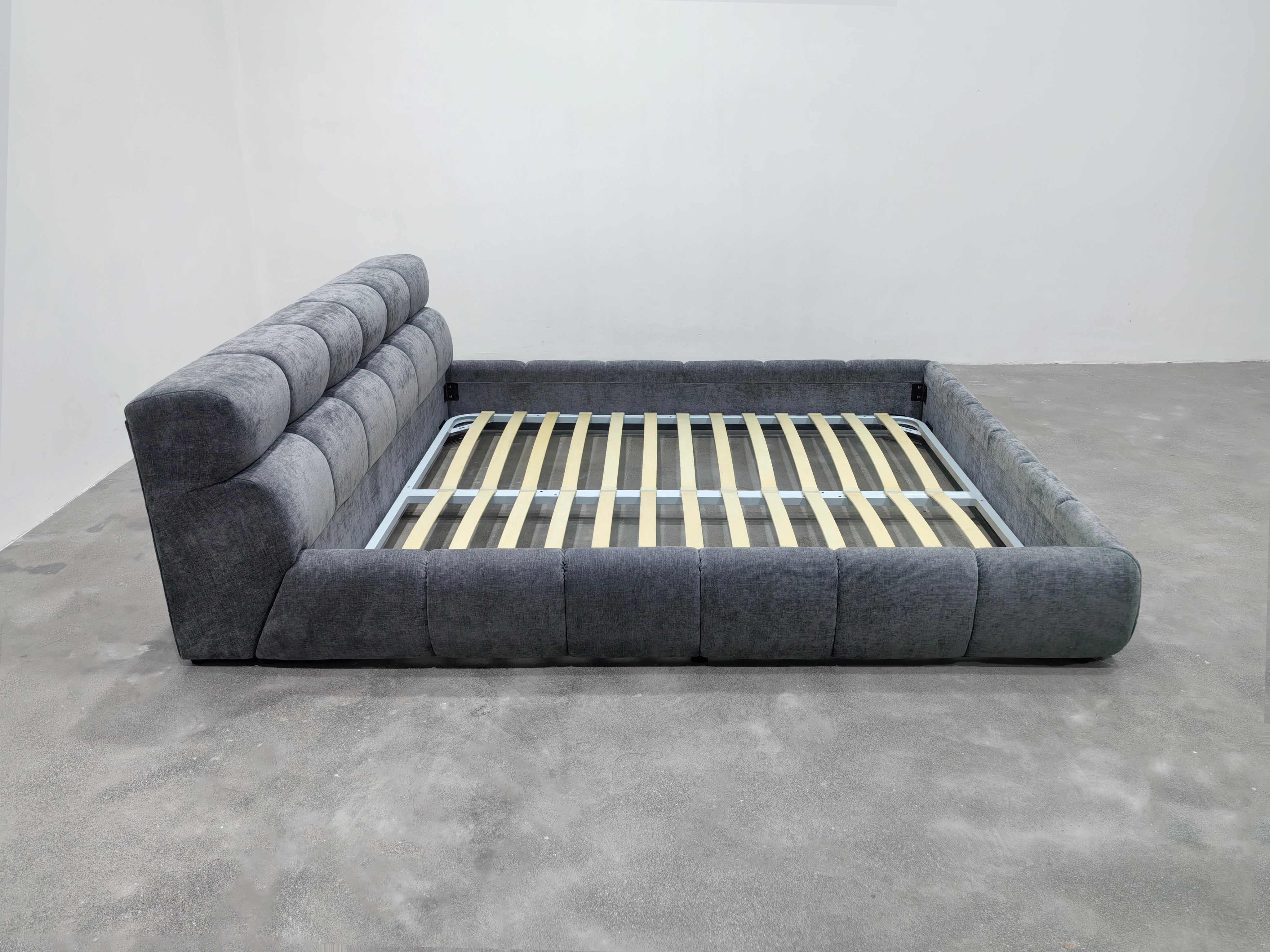 Le Cube Bed Replica in Grey Chenille1