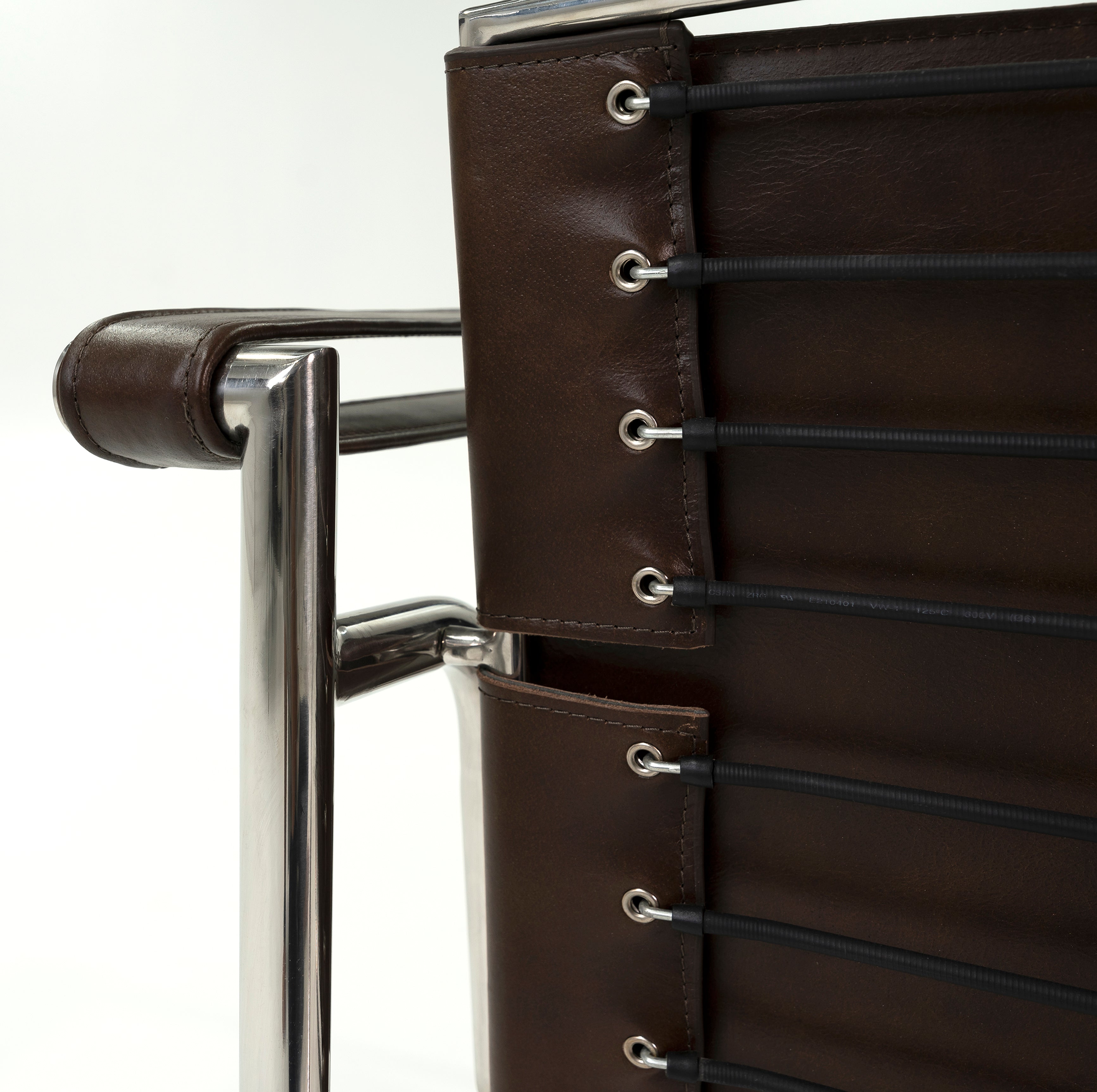 Le Minimal Chair in Dark Brown Vintage Leather