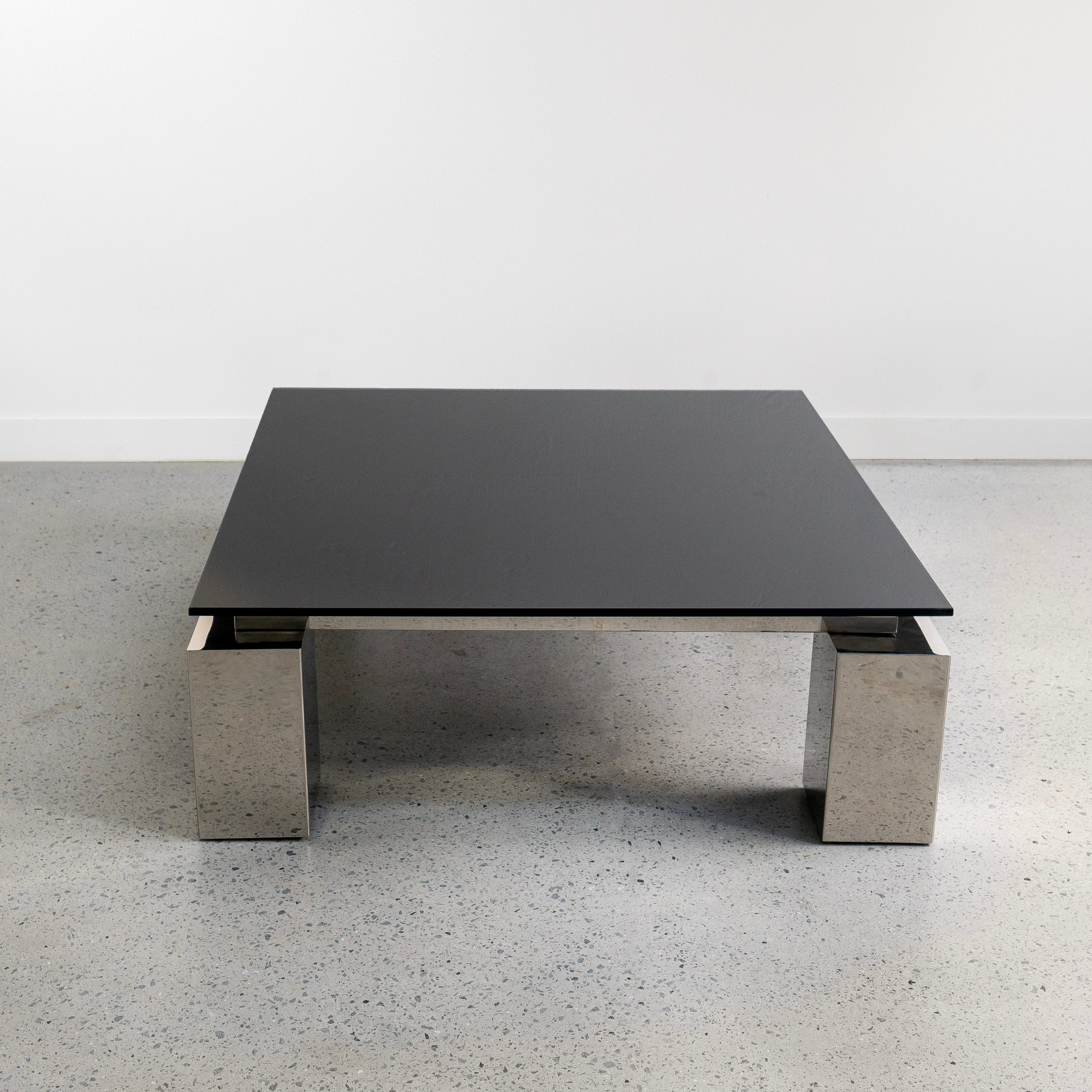 Moderna Coffee Table