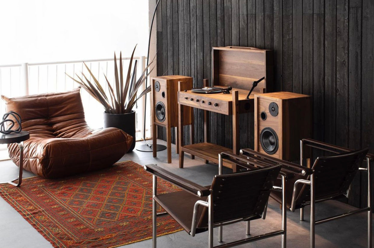 Le Minimal Chair in Dark Brown Vintage Leather