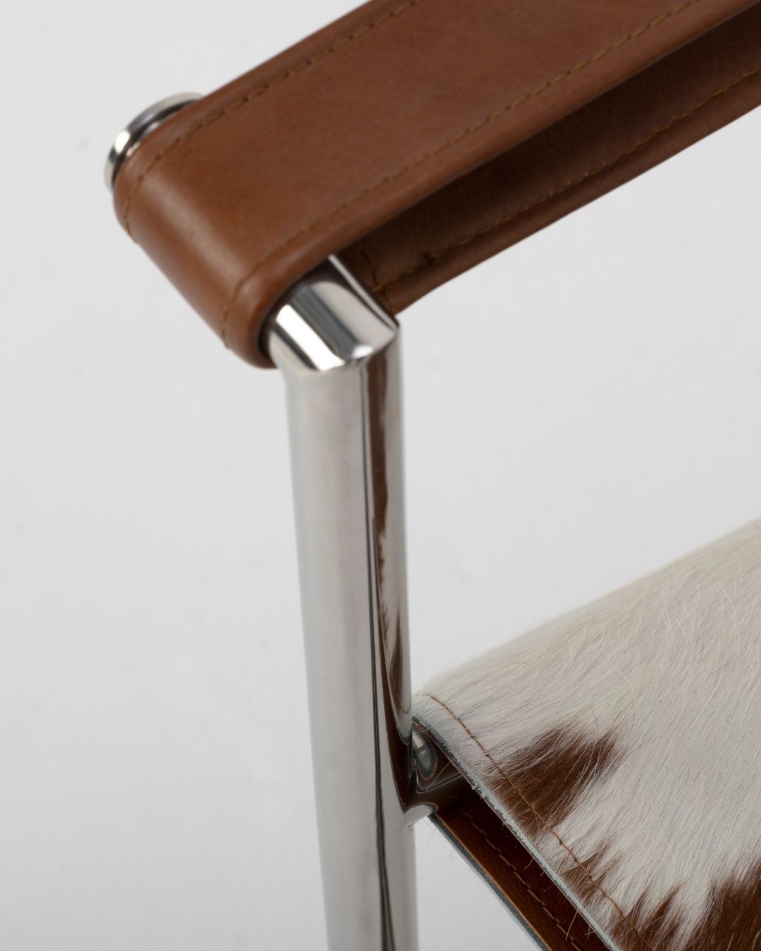 Le Minimal chair in Brown & White Cowhide