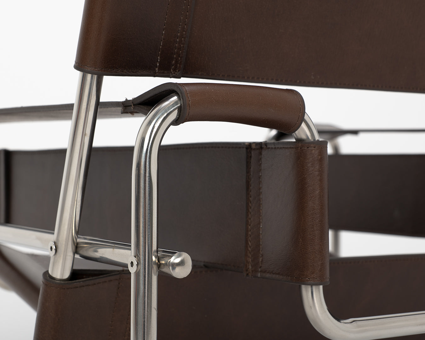 Breuer Chair in Dark Brown Vintage Leather - Replica
