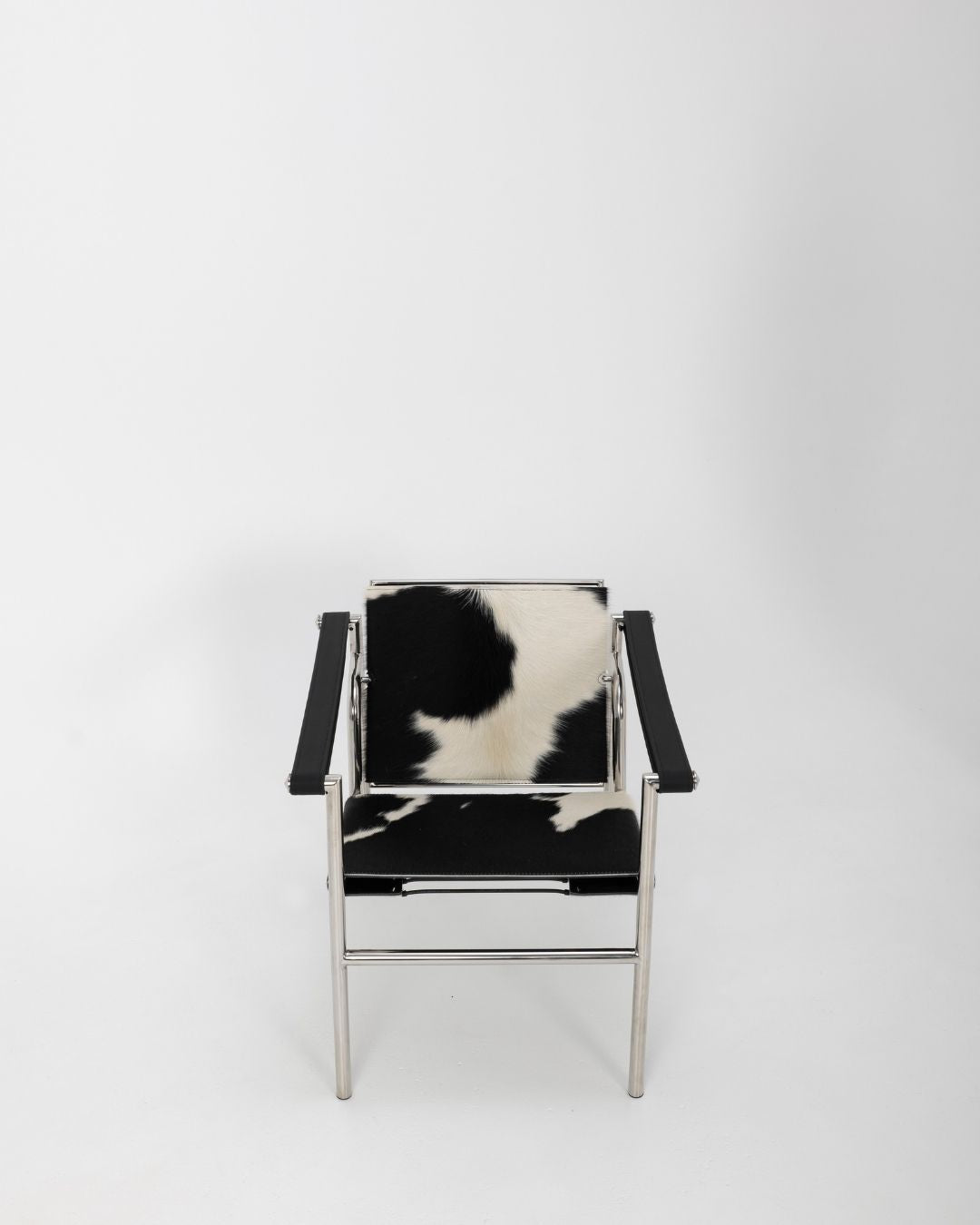 Le Minimal Chair in Black & White Cowhide