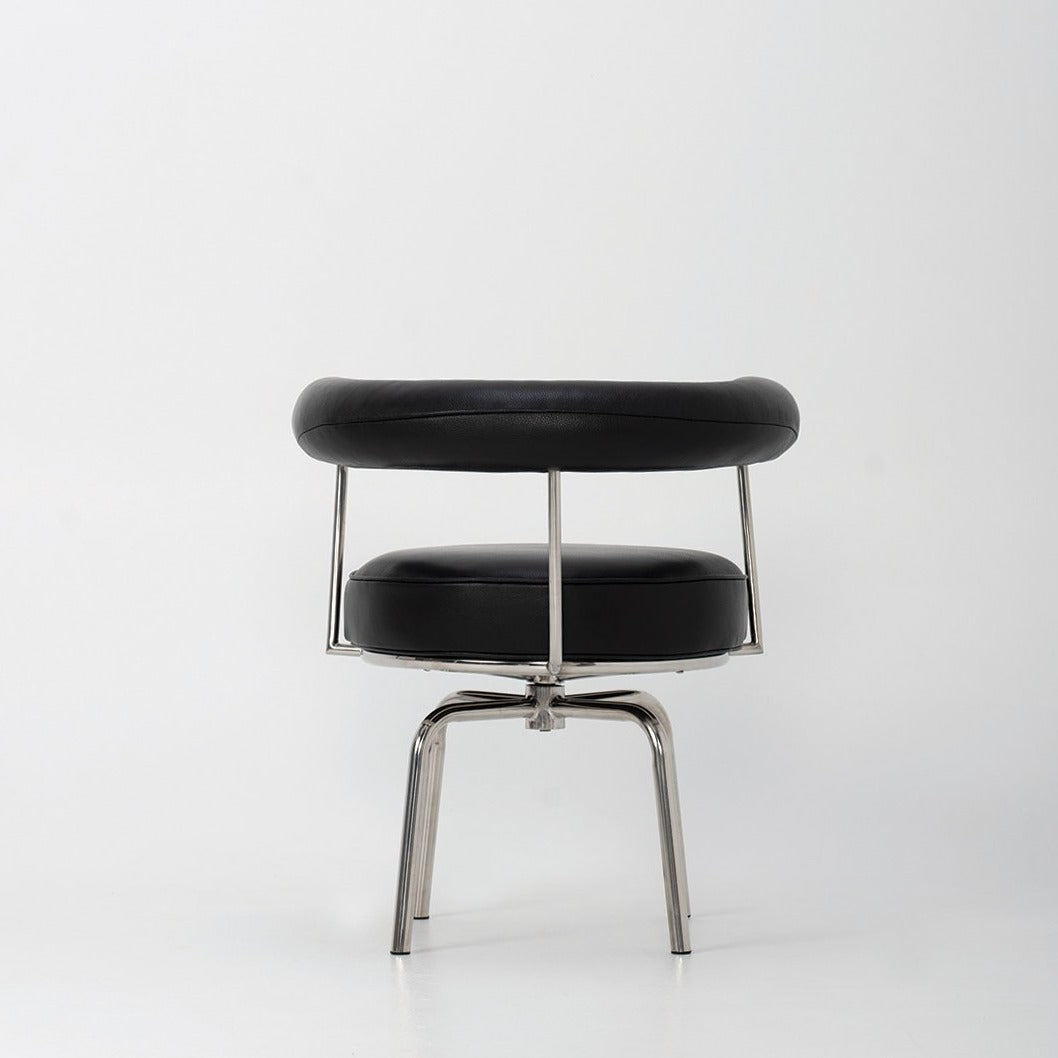 The Swivel chair in Black Italian Leather - Replica