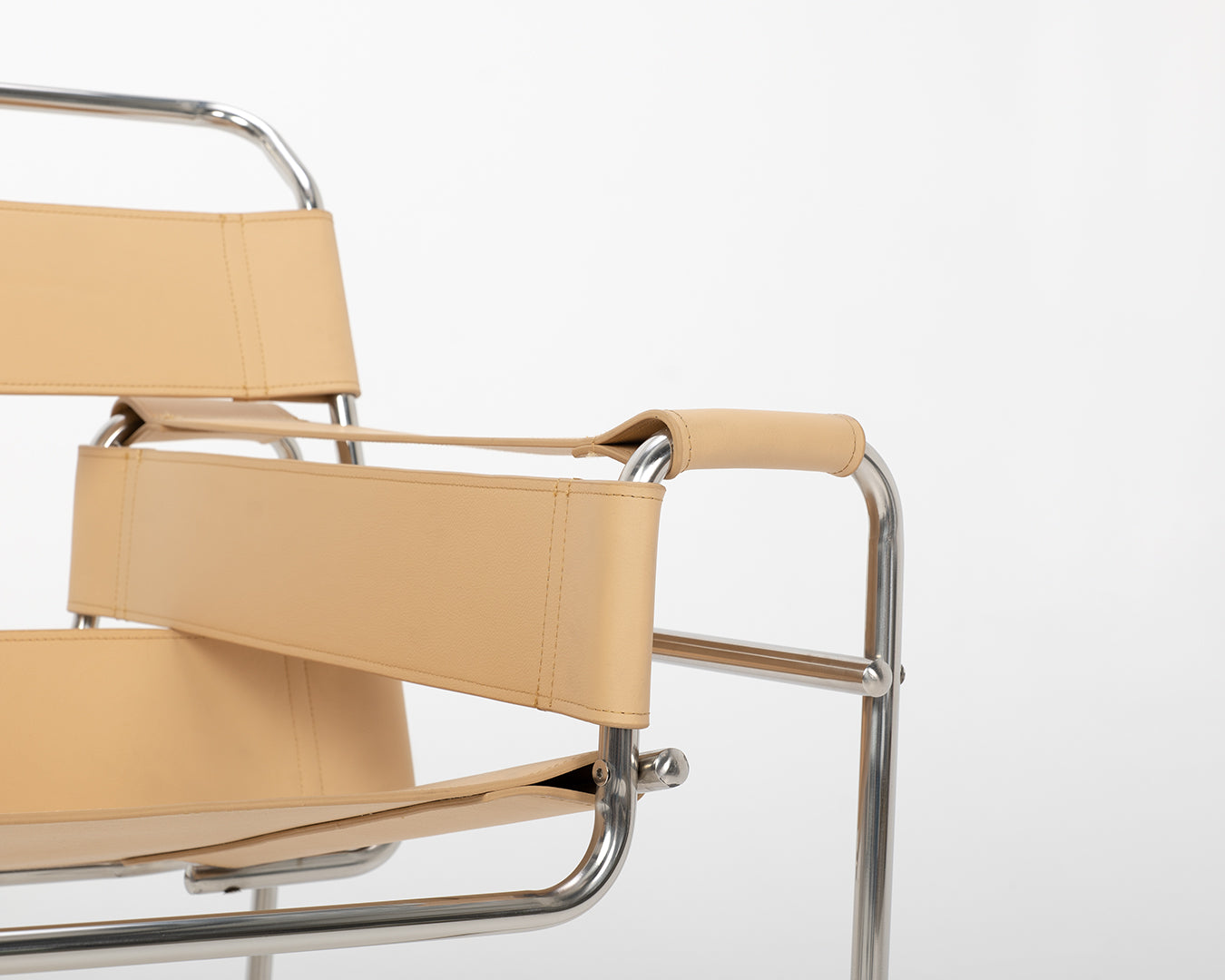 Breuer Chair in Nude Italian Leather - Replica